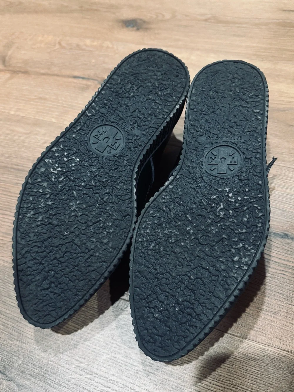 T.U.K synthetic woven